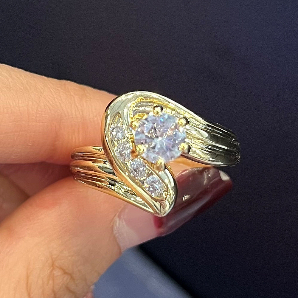 Twist Wall Group Inlaid Zircon Ring