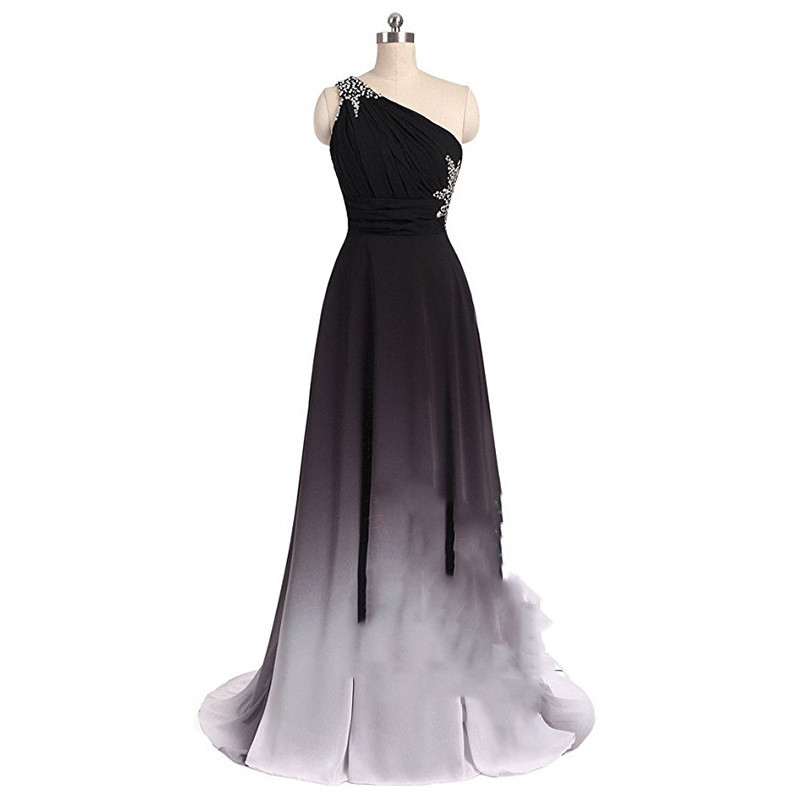 Elegant Black Cocktail Dress – Classic V-Neck Party Look