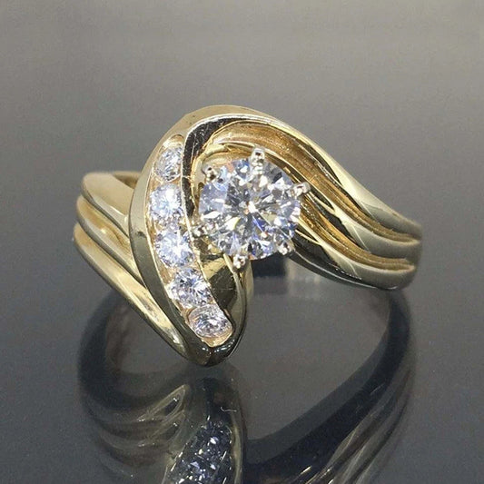 Twist Wall Group Inlaid Zircon Ring
