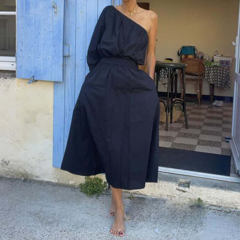 One-Shoulder Skirt Suit – Bold Elegance