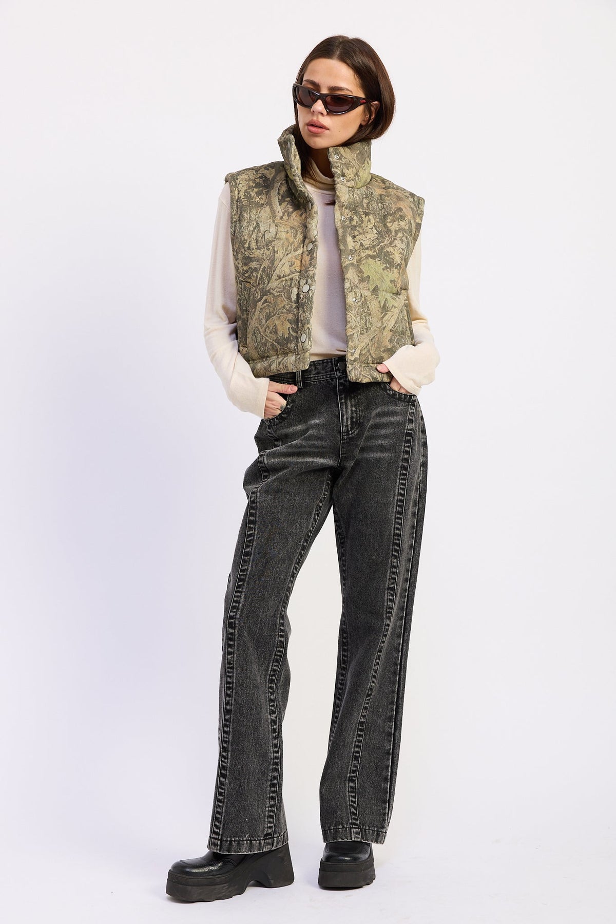 Dinara Vest